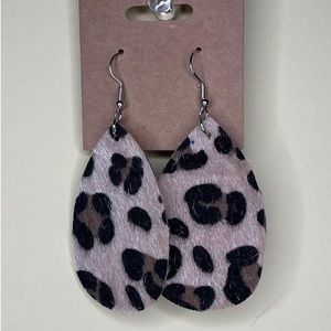 3/15 EARRINGS NWT ADD 3 TO BUNDLE